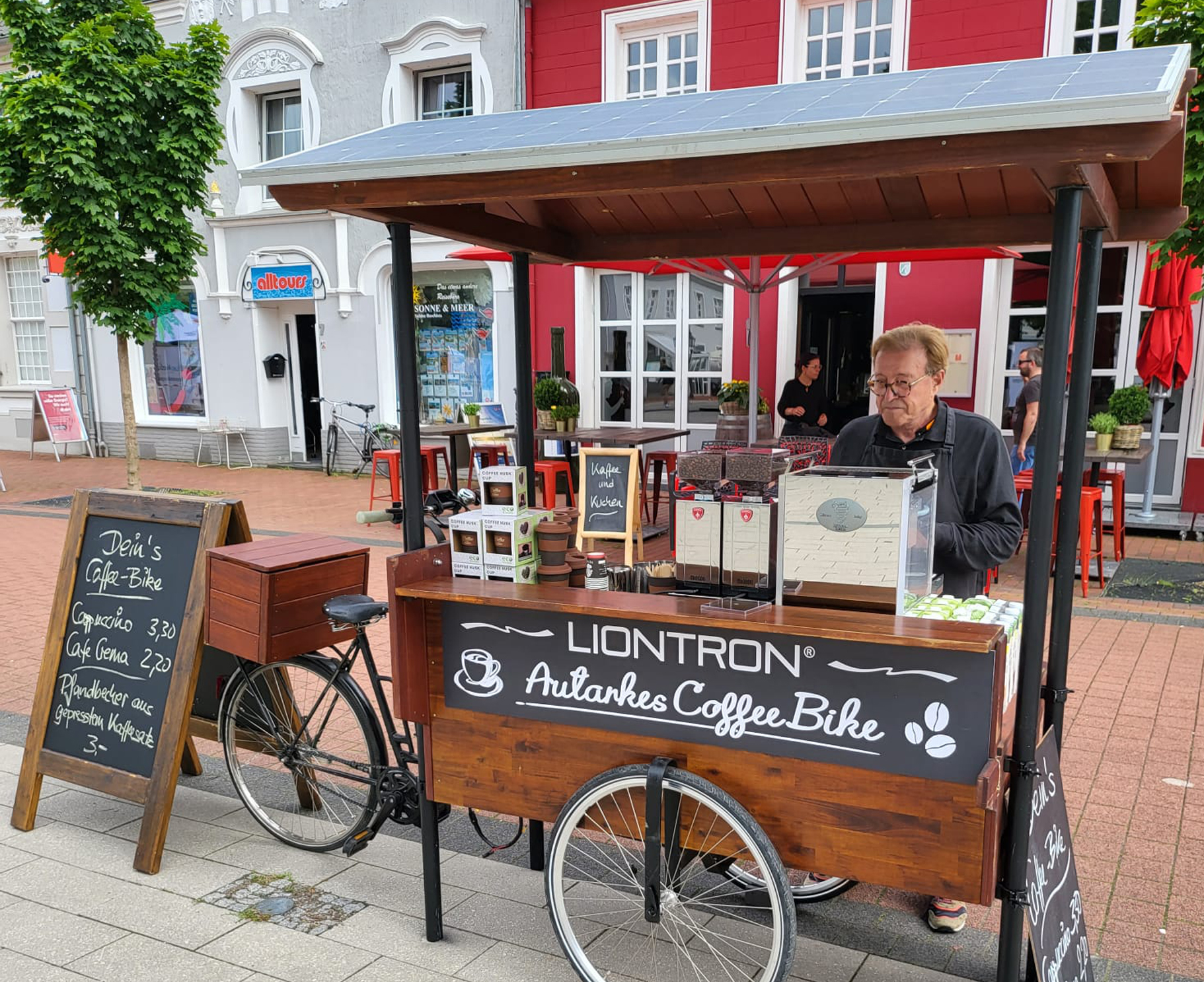 Caravan Salon 22 LIONTRON mit autarkem, nachhaltigem CoffeeBike
