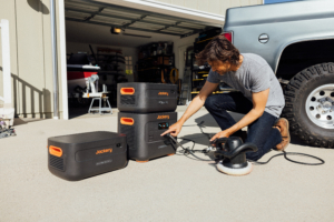 Jackery Explorer 2000 Plus