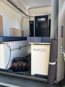Jackery PlugVan