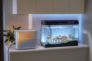 Jackery_Navi2000_All-in-One-Balkonkraftwerk_Aquarium