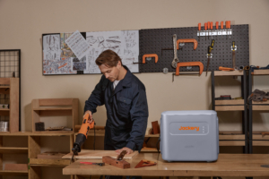 Jackery Navi2000 All in One Balkonkraftwerk Werkstatt