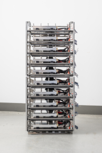 Voltavision-ES-300-Rack-mit-den-Einschubblechen