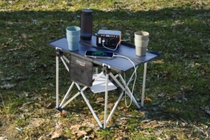 Technaxx-Faltbarer-Solar-Campingtisch-TX-251-20W-aufgebaut